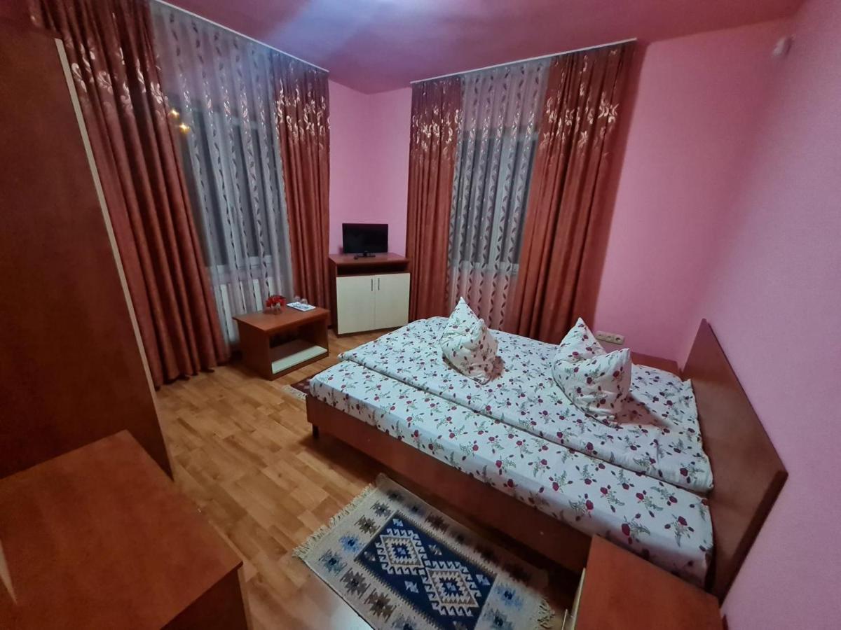 Hotel Pensiunea Sanziana Oradea Exteriér fotografie
