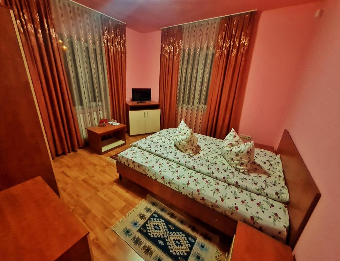 Hotel Pensiunea Sanziana Oradea Exteriér fotografie
