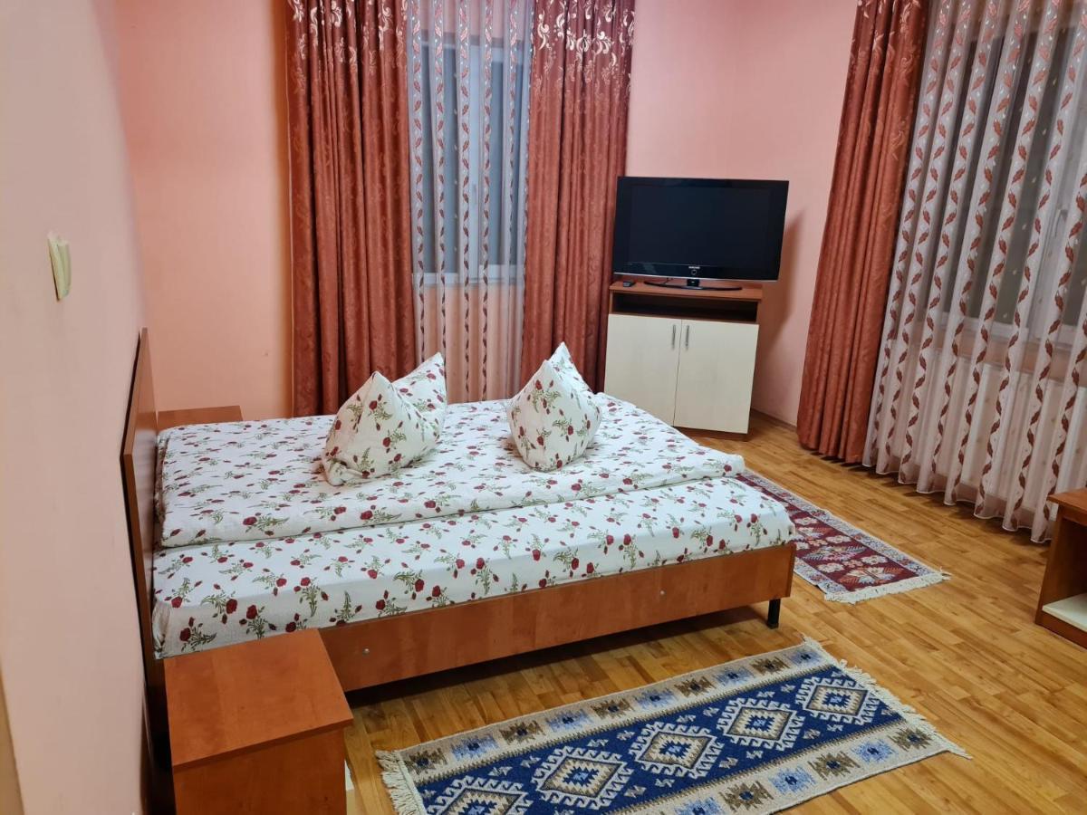 Hotel Pensiunea Sanziana Oradea Exteriér fotografie