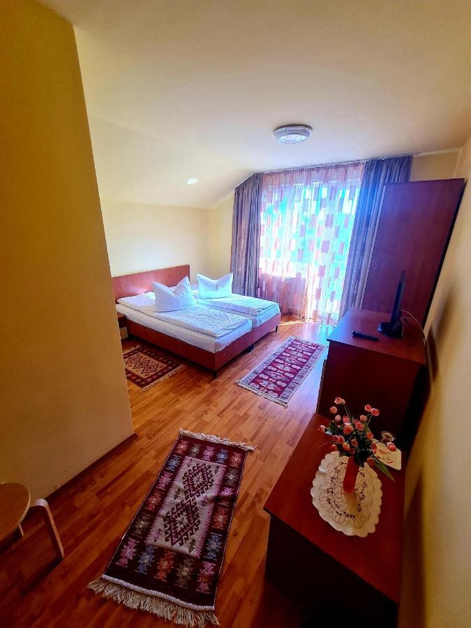 Hotel Pensiunea Sanziana Oradea Exteriér fotografie