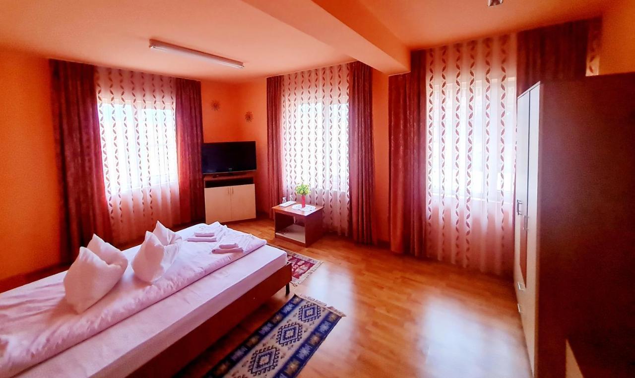 Hotel Pensiunea Sanziana Oradea Exteriér fotografie